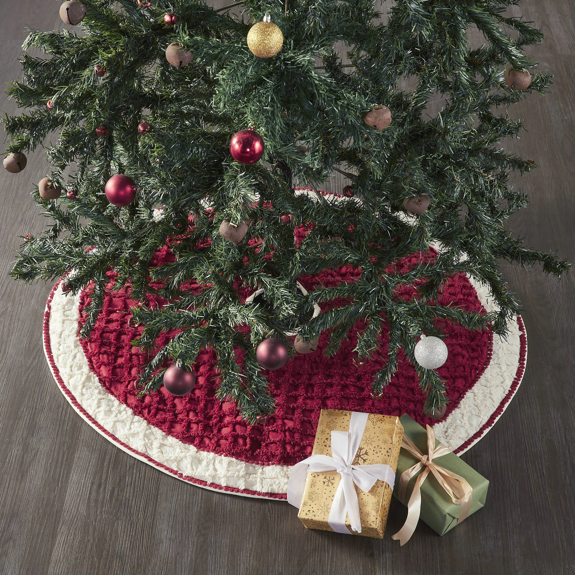 Kringle Chenille Tree Skirt 36