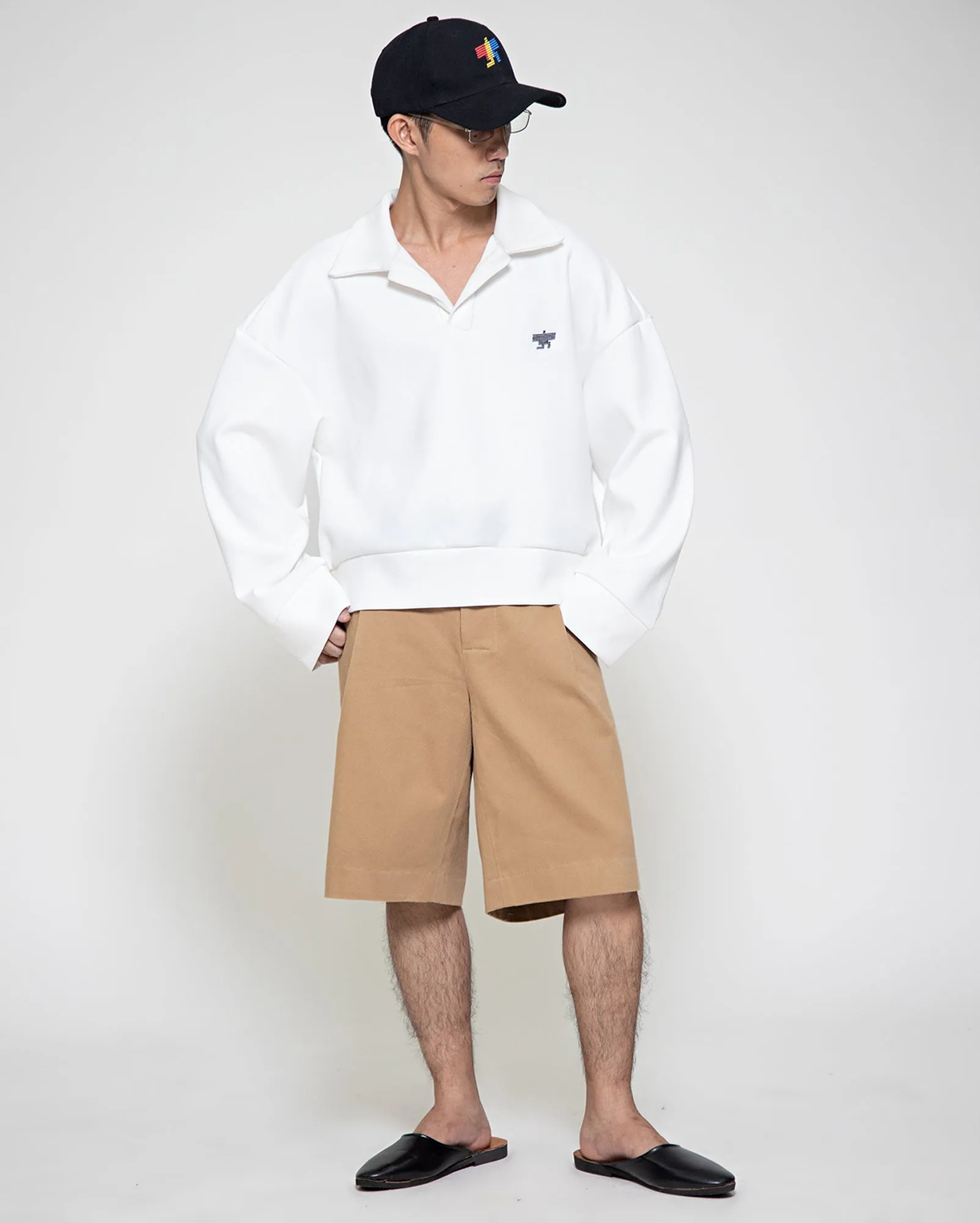 Pose Polo Sweater (White) /Bermuda Shorts (Khaki)