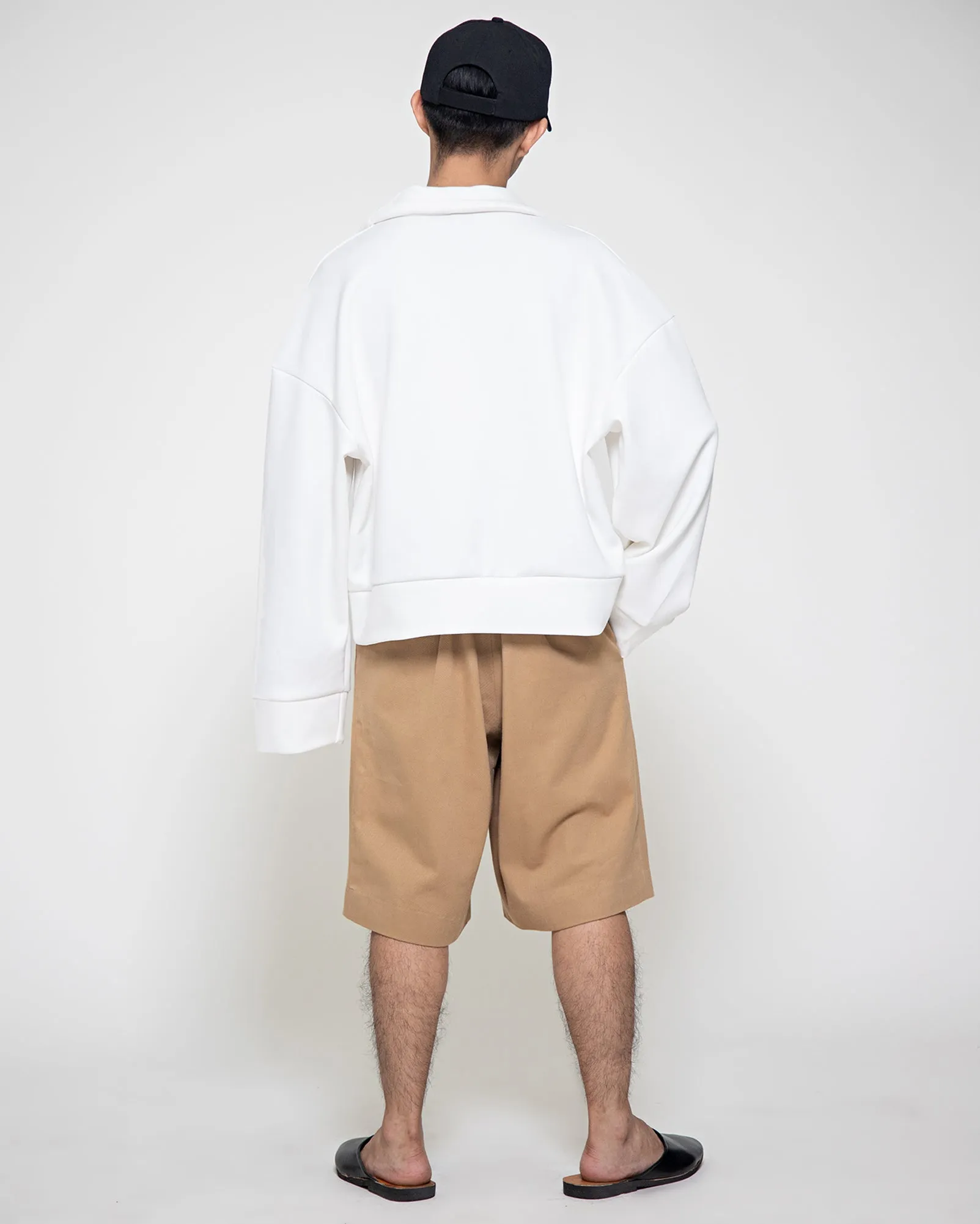 Pose Polo Sweater (White) /Bermuda Shorts (Khaki)