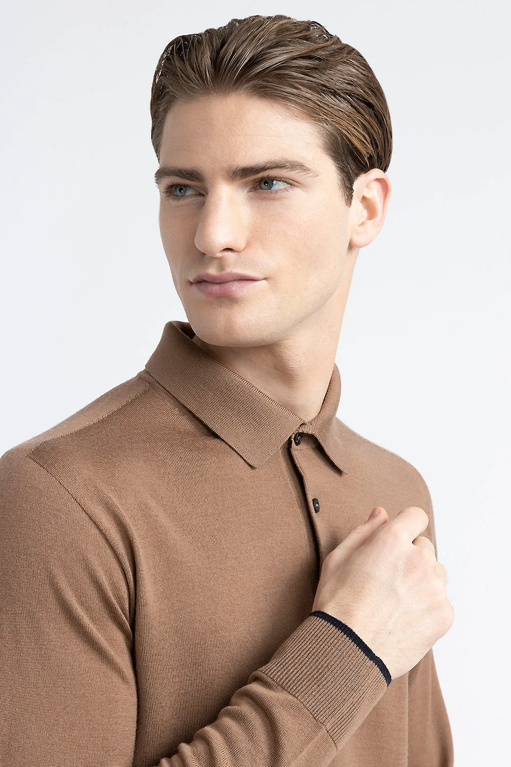 Pure new wool sweater with polo shirt collar