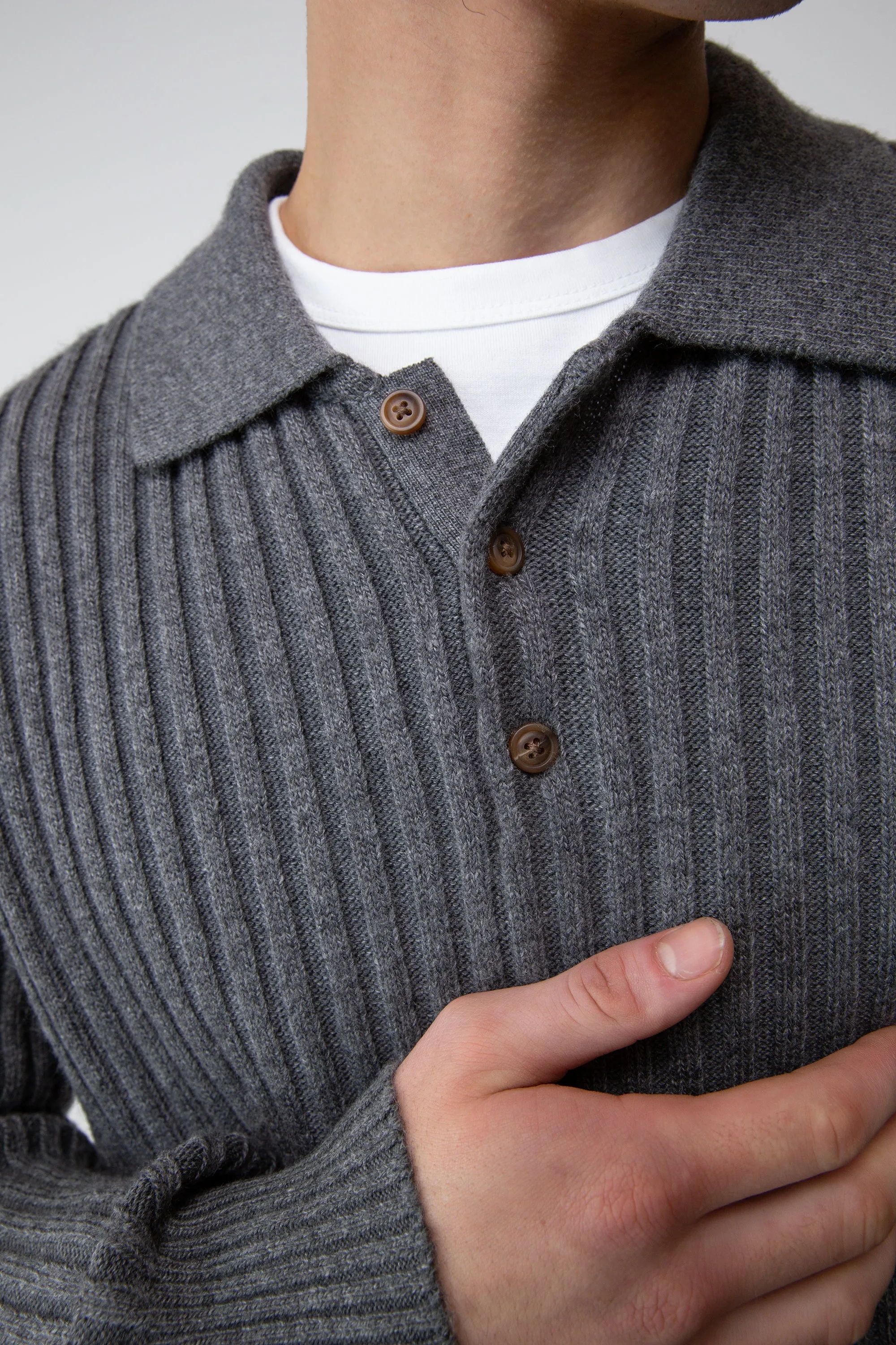 RIBBED POLO SWEATER