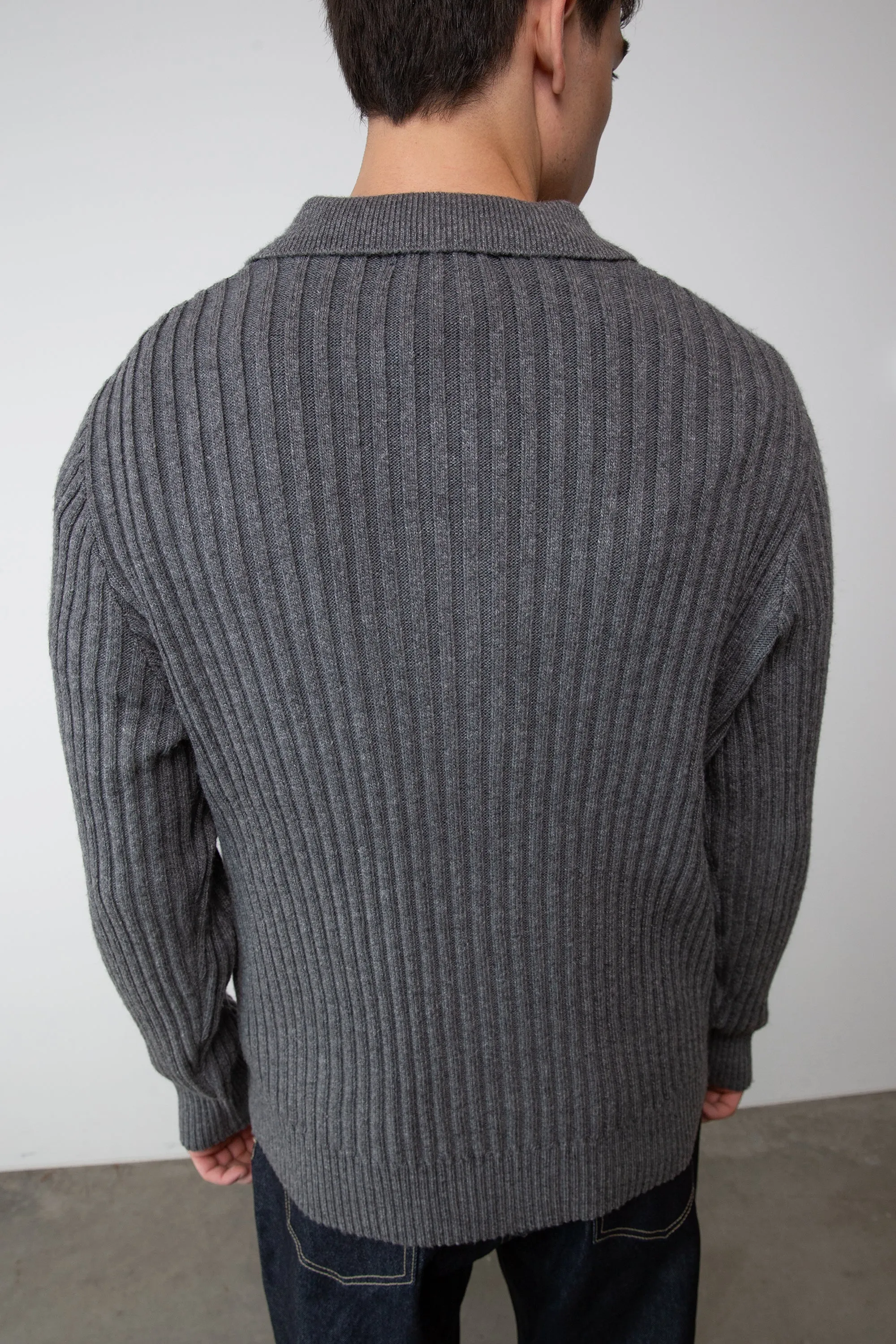 RIBBED POLO SWEATER